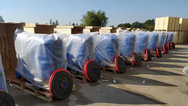 潔臣士洗地機，商場潔凈守護者