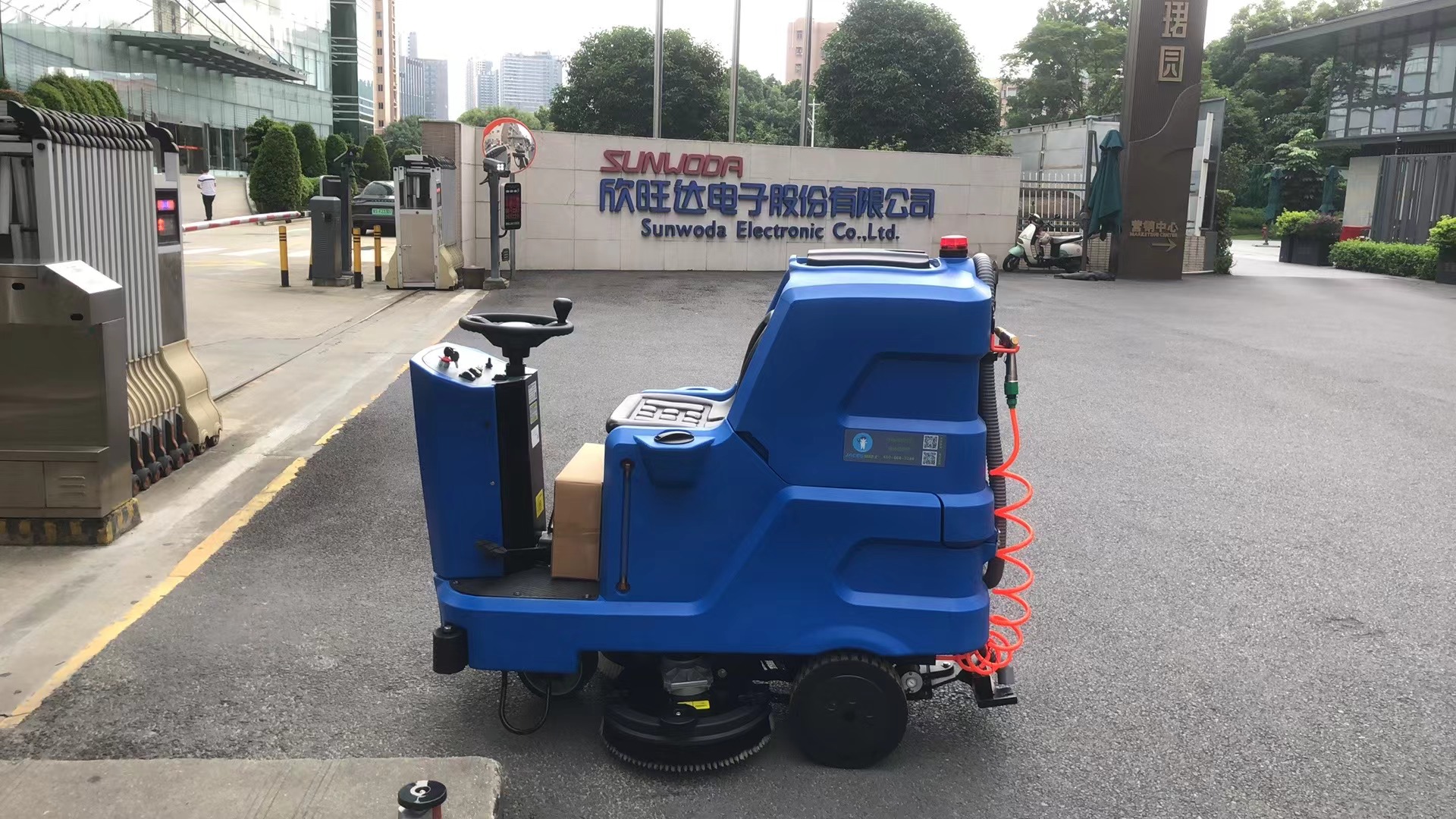 潔臣士清潔設備：解決工廠車間日常保潔難題